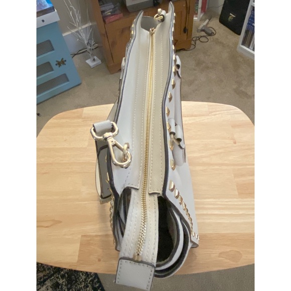 ❌ SOLD ❌ Michael Kors Studded Leather Satchel - Picture 5 of 13